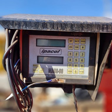 Vagão Misturador Horizontal Ipacol 2.5 com balança